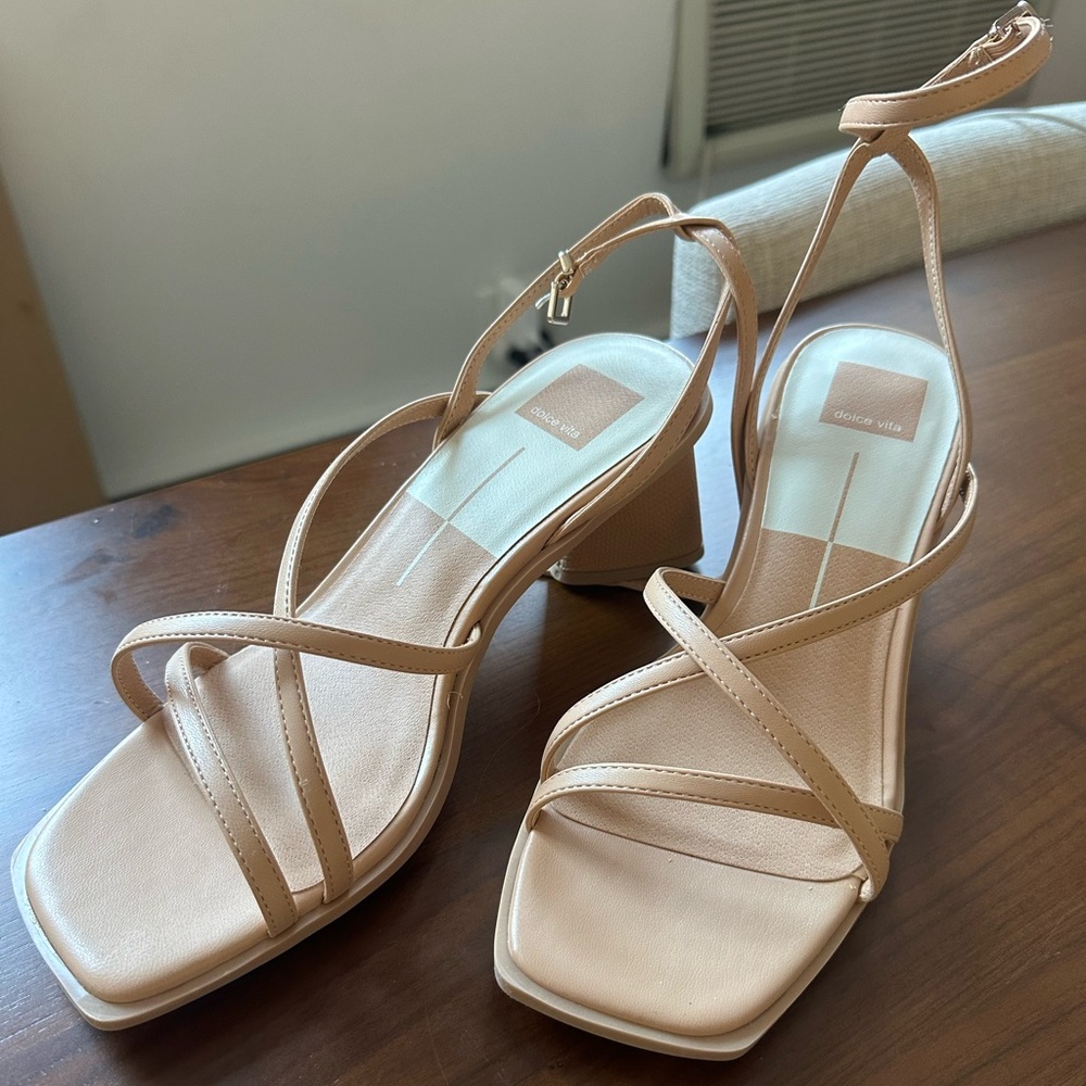 Dolce Vita Beacon Sandal (BRAND NEW)